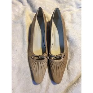 Vintage Talbots Suede Kitten Heel Pumps Nude Pointed Toe Bow Shoes Size 7